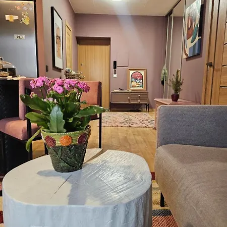 Colourful & Cozy One-bedroom Apartamento Vilna
