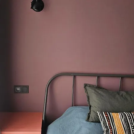 Colourful & Cozy One-bedroom